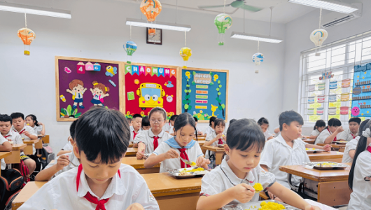 Thủ tướng yêu cầu tăng cường bảo đảm an toàn, chất lượng bữa ăn bán trú cho học sinh