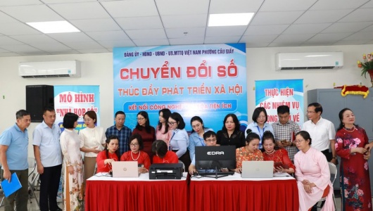 Hà Nội ra mắt mô hình “Nhà họp số', đưa chuyển đổi số đến gần người dân