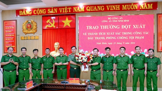 Trao thưởng đột xuất cho lực lượng triệt phá chuyên án ma túy