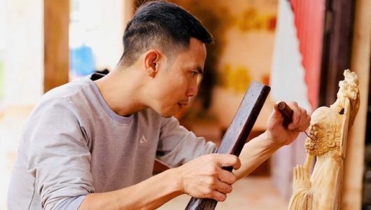 Nghệ nhân quốc gia Trần Văn Phú: Hơn 20 năm giữ nghề điêu khắc gỗ và truyền lửa cho thế hệ trẻ