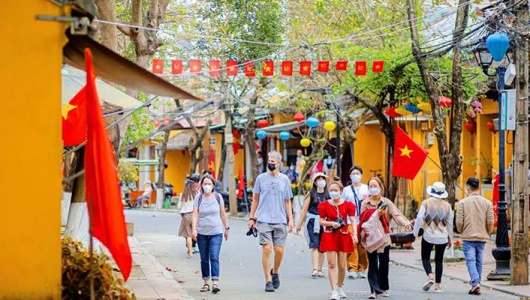Đề xuất cơ chế, chính sách đặc thù đưa du lịch thành ngành kinh tế mũi nhọn
