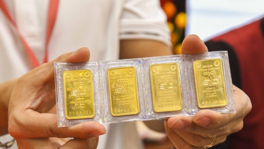 Giá vàng hôm nay 26/10: Vàng SJC đi ngang, thế giới giằng co quanh mốc 4.000 USD/ounce
