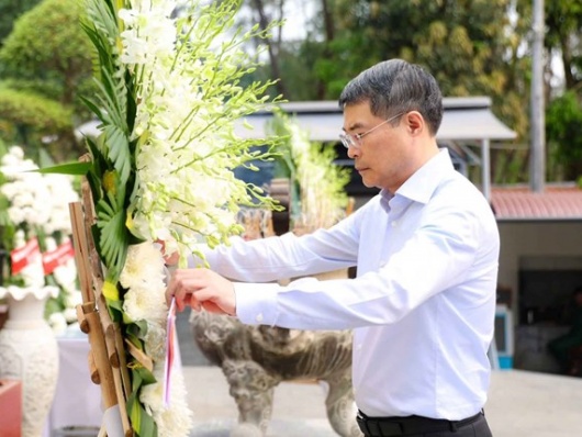 Thủ tướng Lê Minh Hưng dâng hương tại Di tích Ngã ba Đồng Lộc