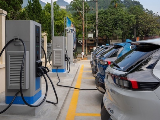 Bộ Công Thương bổ sung quy định mới về tính giá điện cho xe sạc điện