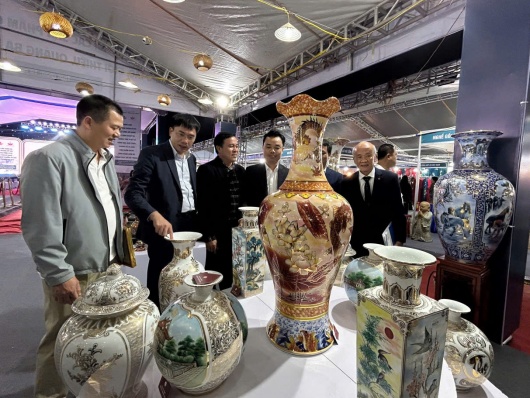 Hà Nội quảng bá, kết nối sản phẩm OCOP, thủ công mỹ nghệ và làng nghề tại Bát Tràng 