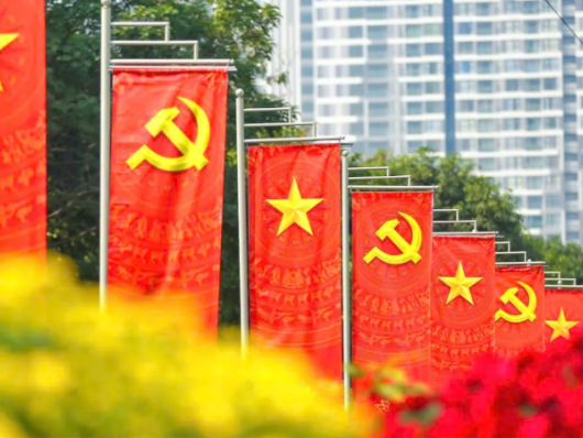 Tặng quà Đại hội XIV, Tết Bính Ngọ 2026 cho người có công và đối tượng yếu thế