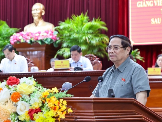 Thủ tướng nêu 6 nhóm nhiệm vụ, giải pháp triển khai chủ trương, chính sách y tế, giáo dục