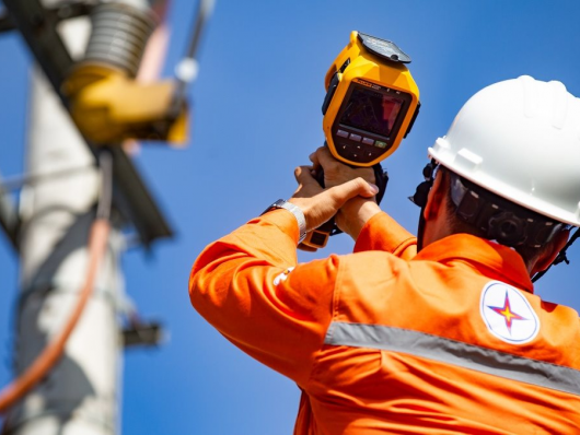 Quyền Bộ trưởng Bộ Công Thương chỉ ra nhiều rủi ro trong cung ứng điện