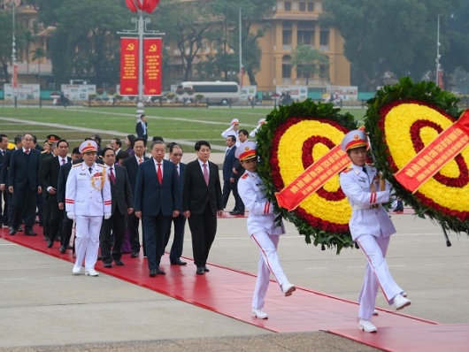 Lãnh đạo Đảng, Nhà nước vào Lăng viếng Chủ tịch Hồ Chí Minh nhân kỷ niệm 96 năm Ngày thành lập Đảng