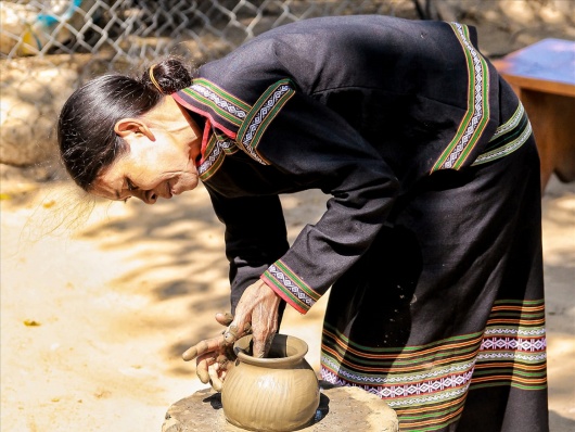 Nghệ nhân – lực lượng gìn giữ hồn dân tộc, bệ đỡ sáng tạo trong thời kỳ mới