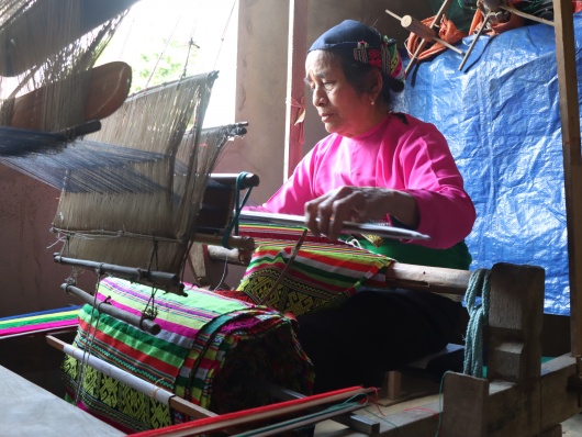Nghệ nhân Lò Thị Thiết: Trọn một đời dệt sắc màu văn hóa 