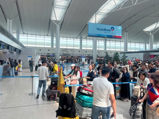 Mùng 5 Tết, sân bay Tân Sơn Nhất dự kiến đón tới 170.000 lượt khách