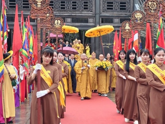 Khai hội chùa Bái Đính 2026: Hàng nghìn du khách đội mưa về 'miền đất cổ'