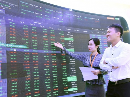 Yêu cầu rà soát tư cách công ty đại chúng, nhiều 'ông lớn' có nguy cơ rời sàn