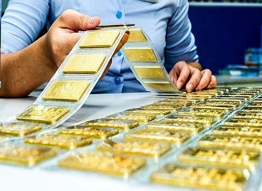 Giá vàng 28/2: Vàng thế giới bật tăng, trong nước giảm nhẹ