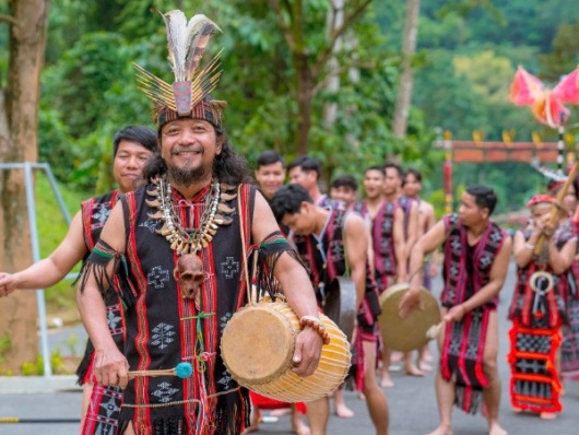 Hỗ trợ nghệ nhân dân tộc thiểu số, tiếp sức cho những 'bảo tàng sống'
