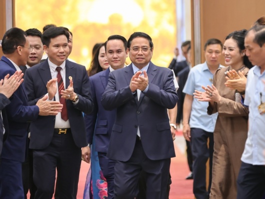 Chuyển đổi mạnh mô hình tăng trưởng, hình thành doanh nghiệp tầm cỡ toàn cầu