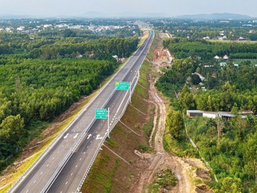 Đề xuất bổ sung 3 tuyến cao tốc mới vào quy hoạch, ưu tiên đầu tư trước năm 2030