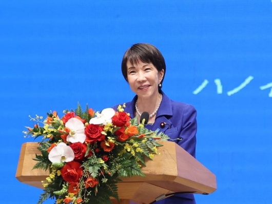 Thủ tướng Nhật Bản: 'Việt Nam đang phát triển hết sức ấn tượng, như rồng bay lên'