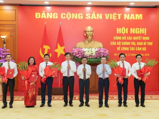 Công bố 5 quyết định của Bộ Chính trị, Ban Bí thư về công tác cán bộ
