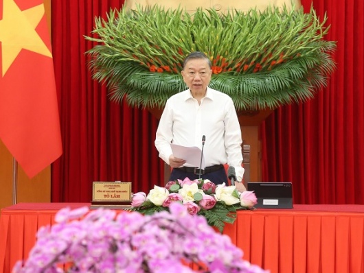 Xây dựng Điều lệ Đảng thật khoa học, dễ thực hiện và có sức sống lâu dài