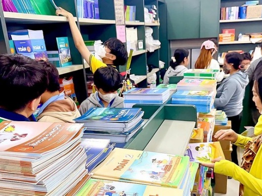 Thủ tướng yêu cầu cung ứng đủ sách giáo khoa, báo cáo trước ngày 22/9