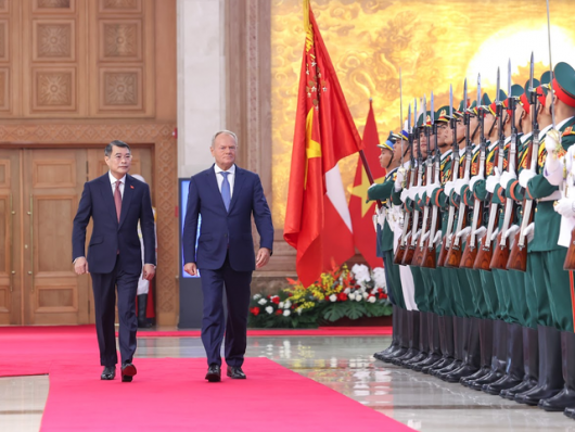 Thủ tướng Lê Minh Hưng chủ trì lễ đón chính thức Thủ tướng Ba Lan Donald Tusk