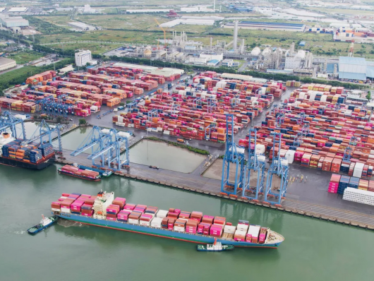 Xuất nhập khẩu Việt Nam vượt mốc 1.000 tỷ USD sau 10 tháng năm 2026