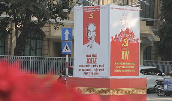 Hà Nội rực rỡ cờ hoa chào mừng Đại hội XIV của Đảng