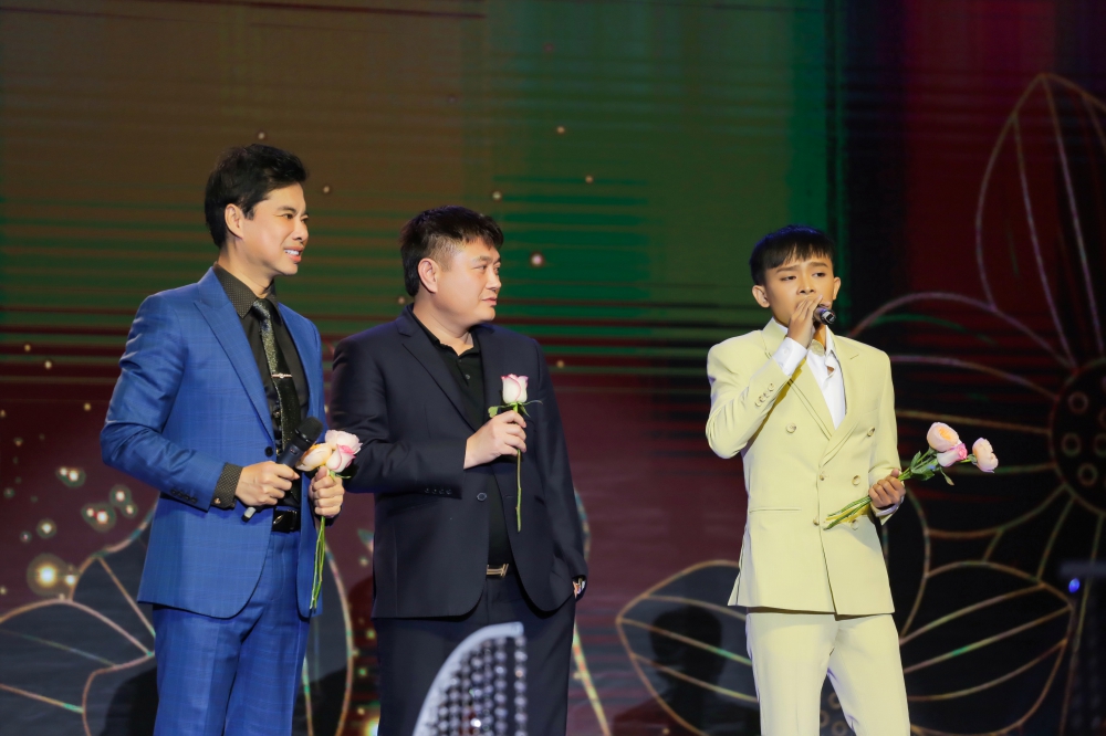 Bầu Thụy tổ chức liveshow Ngọc Sơn - Hồ Văn Cường đầu năm